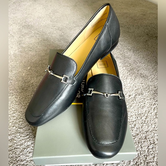New with Box Lord&Taylor Black Leather Loafer Shoe - Picture 1 of 7